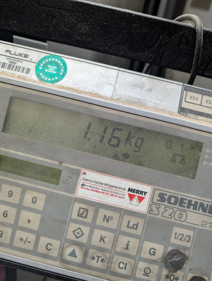 Fundstück: 2x Hammer massiv, über 1kg