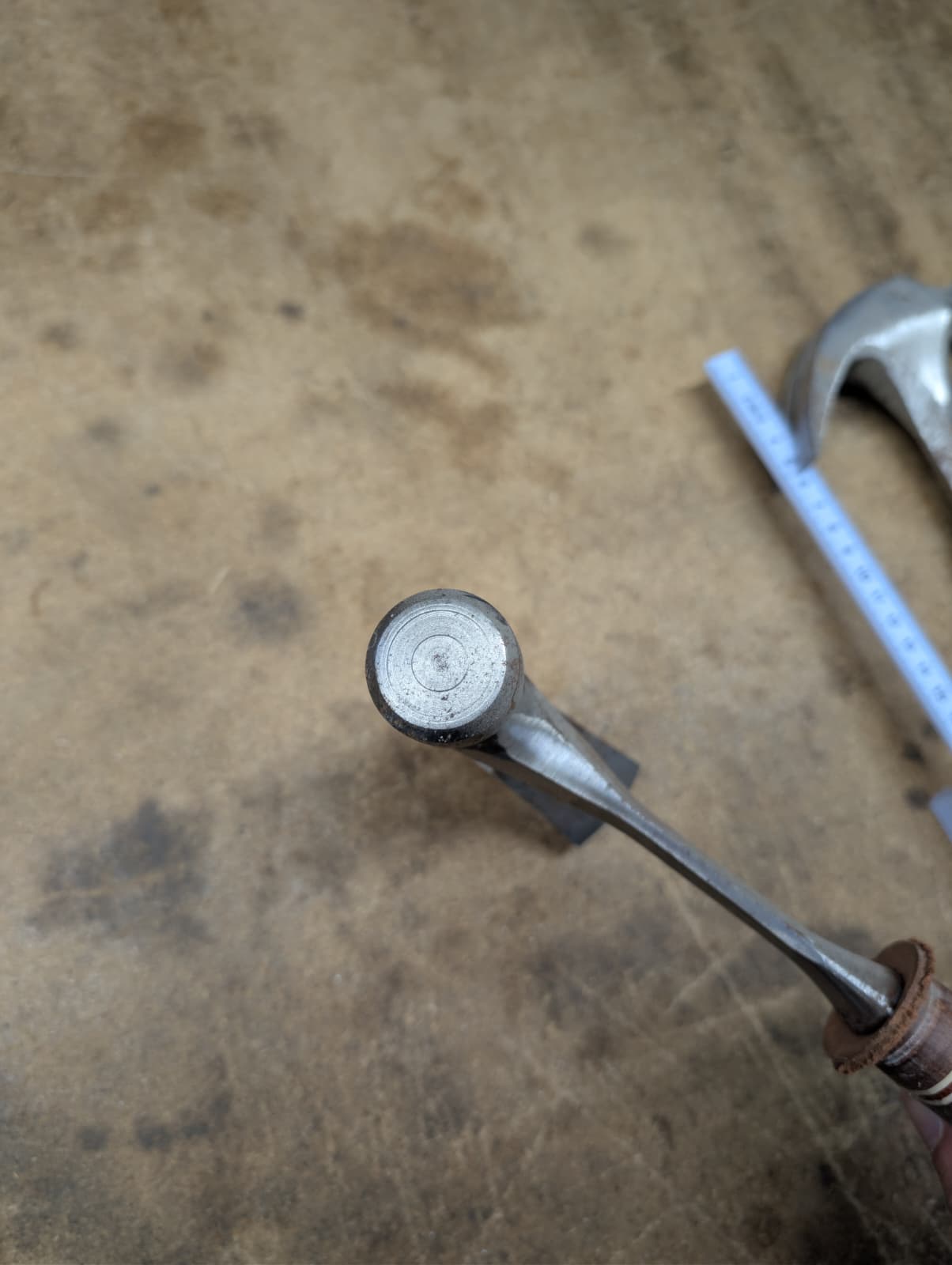 Fundstück: 2x Hammer massiv, über 1kg