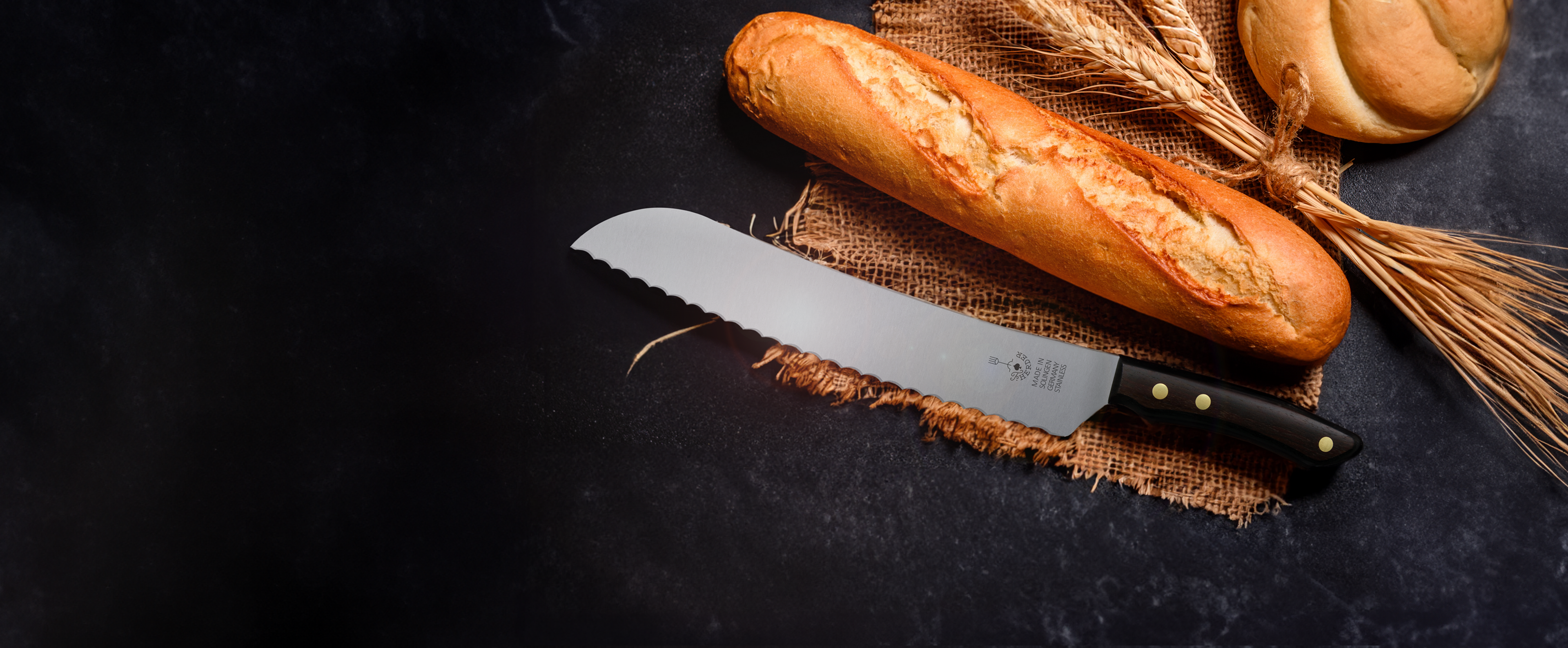 Solinger Brotmesser mit Thermobuchegriff – Gezackte Klinge für präzises Schneiden von Brot, Brötchen und Gebäck, handgefertigt in Solingen für langlebige Qualität