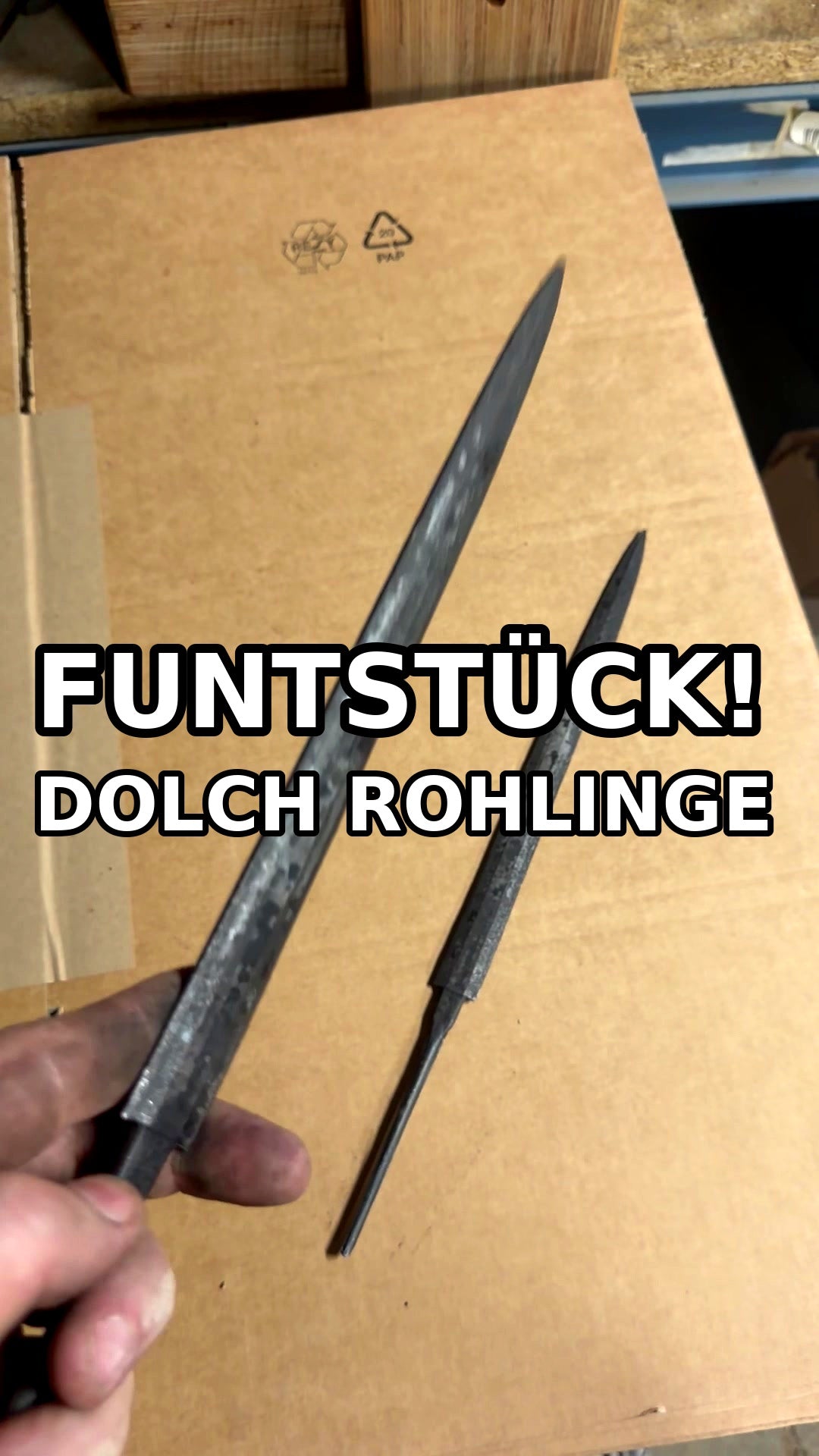Fundstück: 2 Dolche